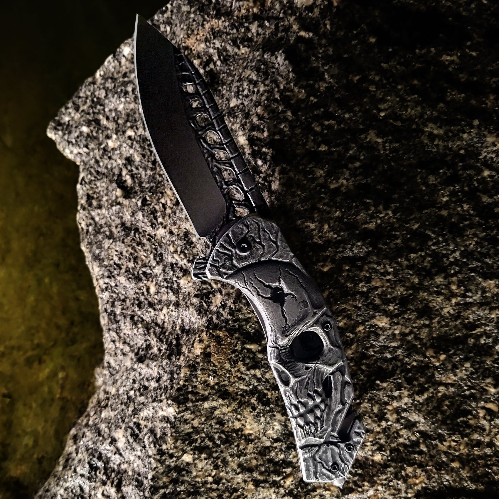 DRAGONSMILE Pocket Folding Knife with 3D Skull Handle